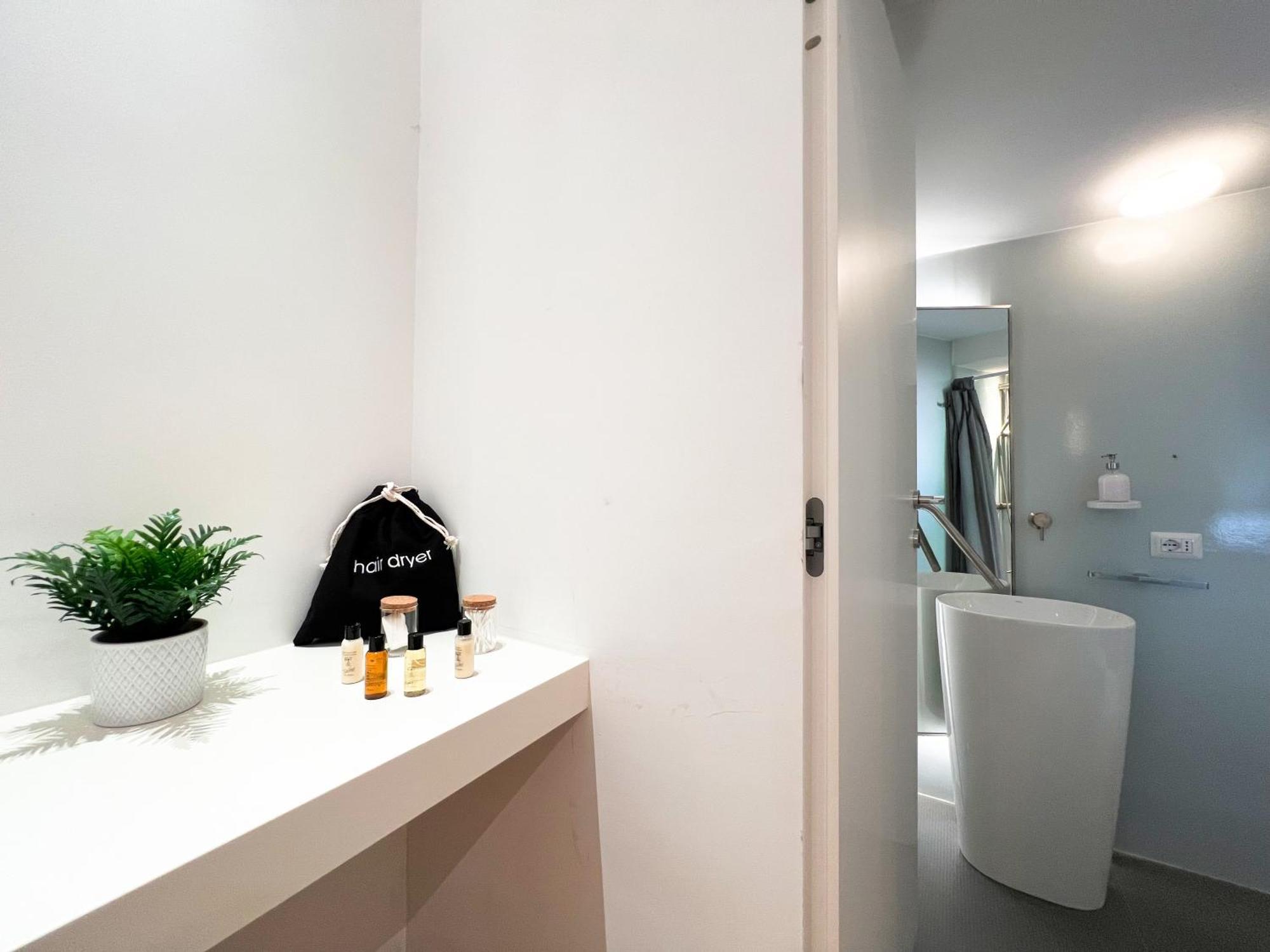 Ferienwohnung Luxury House & Secret Garden - Strategic Location, 100M To Metro B Rom Exterior foto